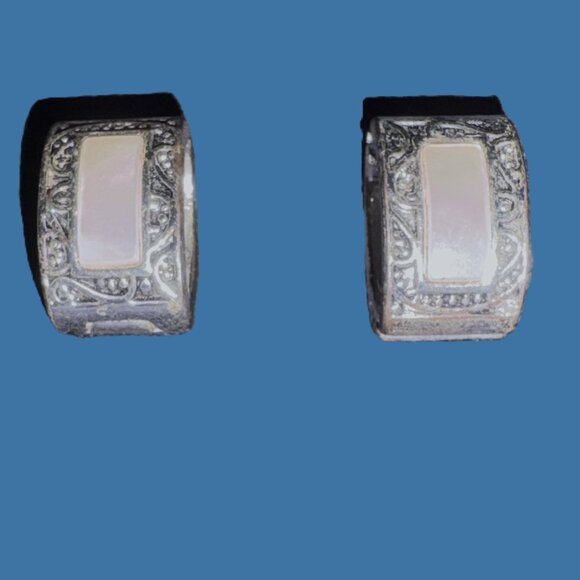 Vintage Monet Magnetic Clasp Mother-of-Pearl Inset Silver Earrings - Picture 6 of 12